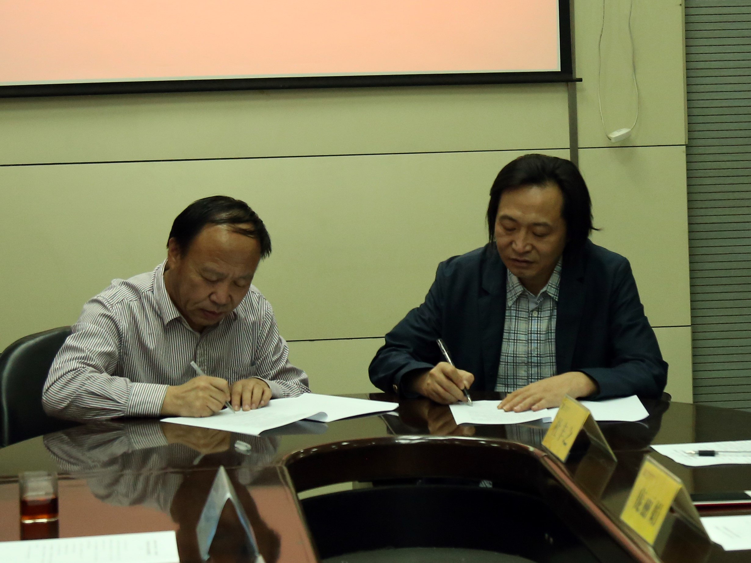 科技成果转化：从不想转不敢转不会转到主动转高效转蝶变